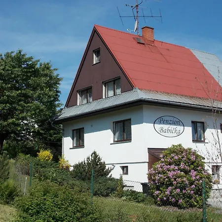 Babicka, A Casa de hóspedes